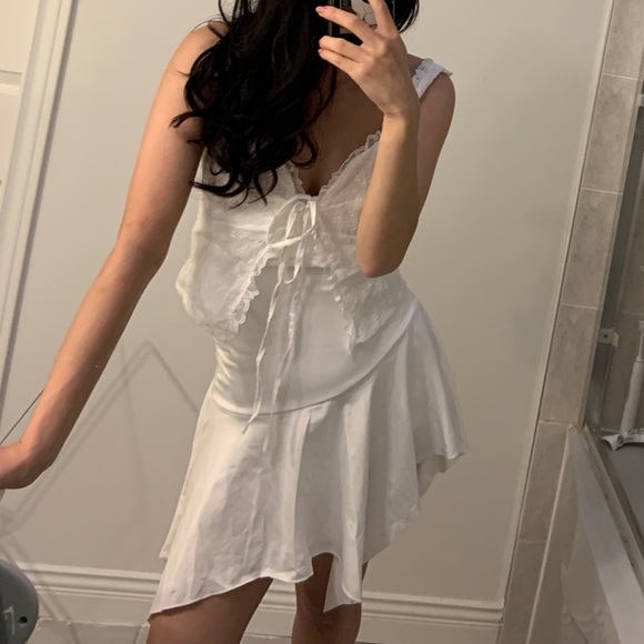 White lace tie vest - Picture 1 of 2